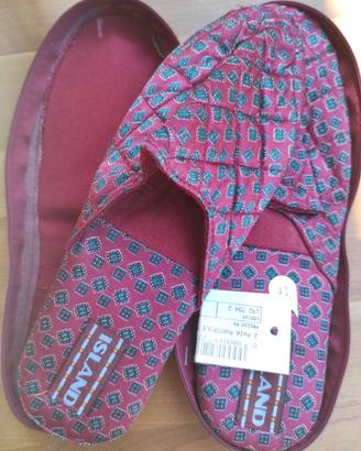 Set pantofole da viaggio colore bordeaux