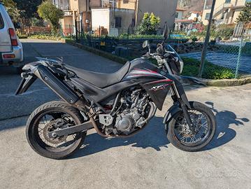 Yamaha XT 660 x  prezzo trattabile.