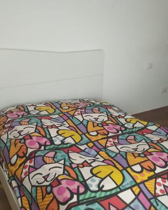 Letto singolo con materasso praticamente nuovo