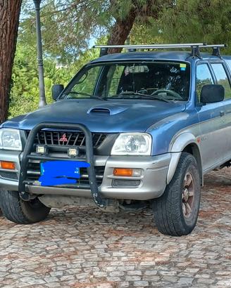 mitsubishi l200 del 2000
