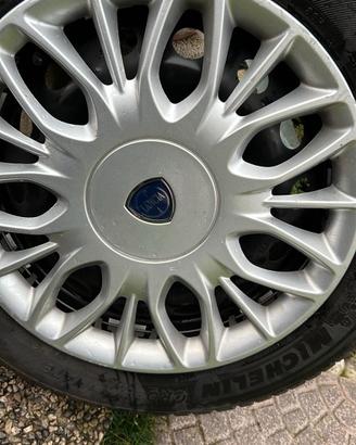 cerchi,copri cerchi e gomme 