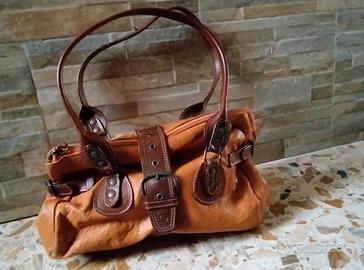 Borsa artigianale made in Italy in pelle mai usata