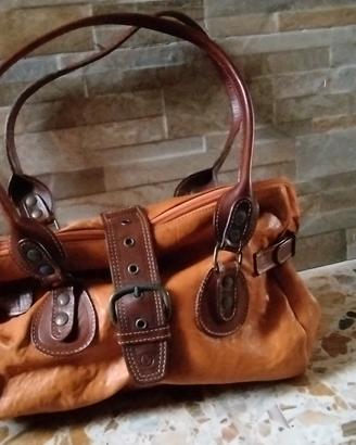 Borsa artigianale made in Italy in pelle mai usata