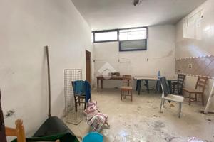 AUTORIMESSA A NAPOLI