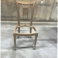 Sedia grezza con intarsio