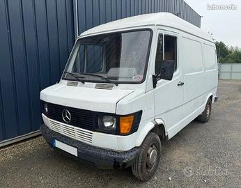 Pezzi di ricambio per MERCEDES T1