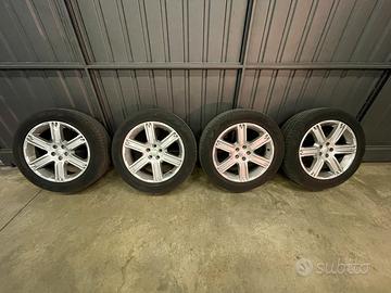 Cerchi e gomme Evoque 235/55/19-105 v.4 stagioni