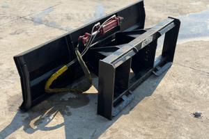 LIVELLATORE IDRAULICO PER SKID LOADER