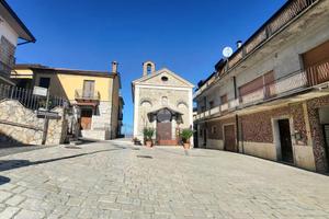 CASA SEMINDIPENDENTE A PANNARANO