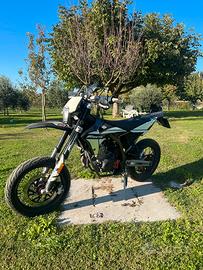 FANTIC 125 competition