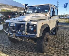 Land Rover Defender 90 2.4 TD4 Station Wagon S