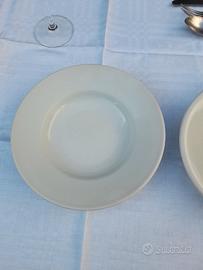 Piatto fondo in ceramica bianco