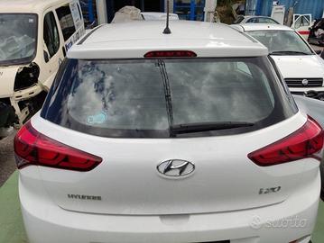 Portellone nudo HYUNDAI I20 del 2015