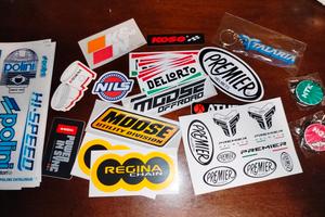 stickers vari e portachiavi 