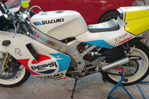 Suzuki rgv 250 Vj21A (K) Pepsi 1989