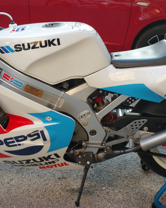 Suzuki rgv 250 Vj21A (K) Pepsi 1989