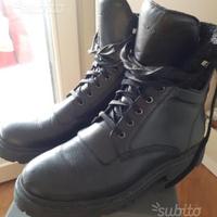 Anfibi Moncler neri n. 40