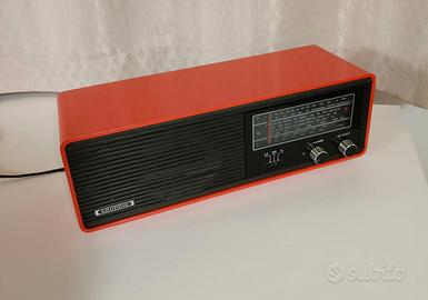 radio vintage anni 70 .