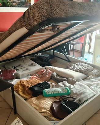 letto moderno con cassone