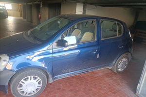 Yaris Toyota 1.0 VVT- I 16V. 2002