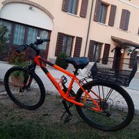 Bicicletta mountain Bike B-twin
