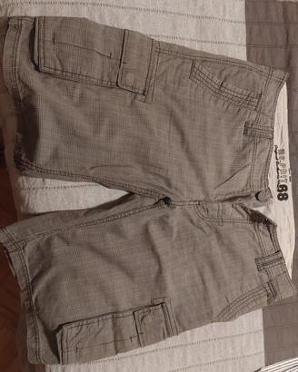 pantaloncini corti grigi con trama. Esprit