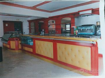 Arredamento e attrezzature bar