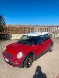 MINI del 2005 , auto storica
