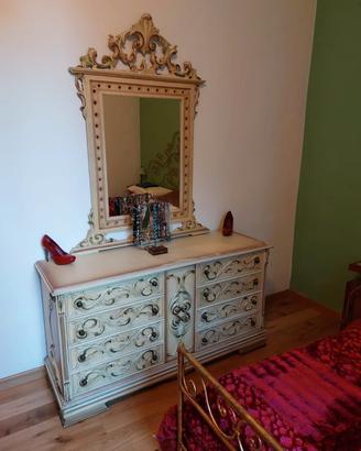 Cassettiera con specchiera stile Barocco 