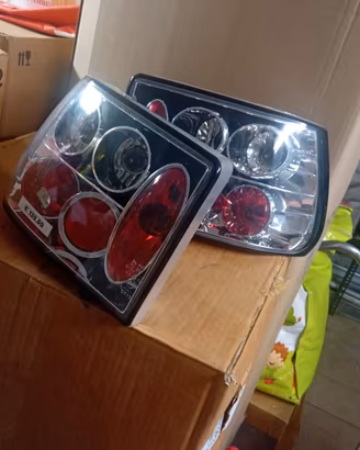 coppia fari posteriori tuning stile lexus cromati