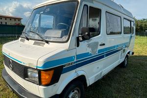 Mercedes benz 207 D T1