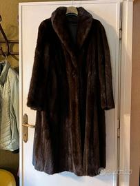 pelliccia con pelli di visone colore marrone