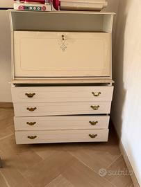 Mobile apribile a scrivania bianco