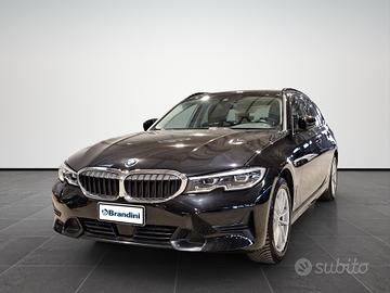 BMW 320d Touring mhev 48V xdrive Business Advantag