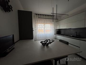 🏡 CUCINA CON PENISOLA – COMPLETA DI ELETRODOMESTI