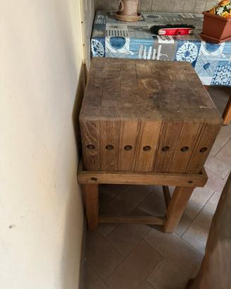 Ceppo in legno antico da macellaio