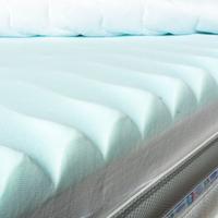 Fuori tutto  di materassi per chiusura attività