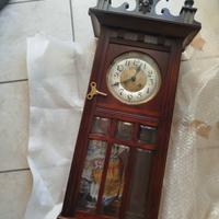 antico orologio a pendolo 