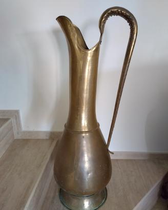 Anfora di ottone