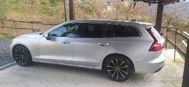 Volvo V60 diesel 110 kW N1 2021  km144400