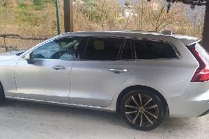 Volvo V60 diesel 110 kW N1 2021  km144400