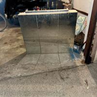 Specchiera bagno illuminata a tre ante