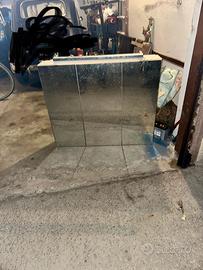 Specchiera bagno illuminata a tre ante