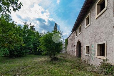 RUSTICO A PESCANTINA