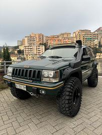 Jeep  v8
