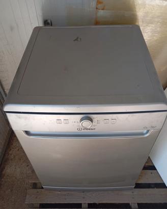 Lavastoviglie Indesit