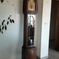 Orologio a pendolo da pavimento in legno