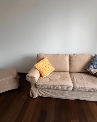 Divano letto e pouf
