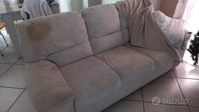 divano e sedie per salotto