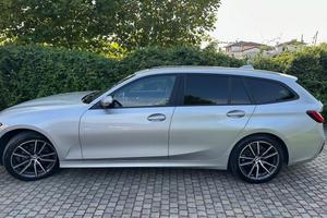 BMW 320xD Touring Advantage Business - Full Option